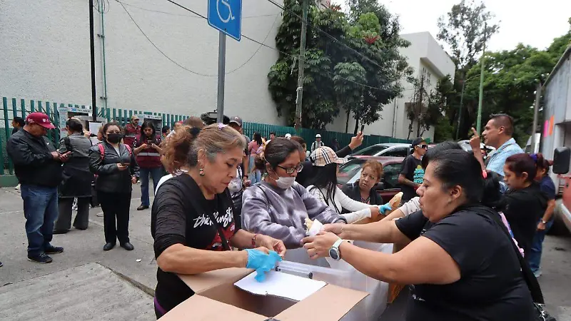 Preparación y entrega de alimentos fuera de urgencias del IMSS